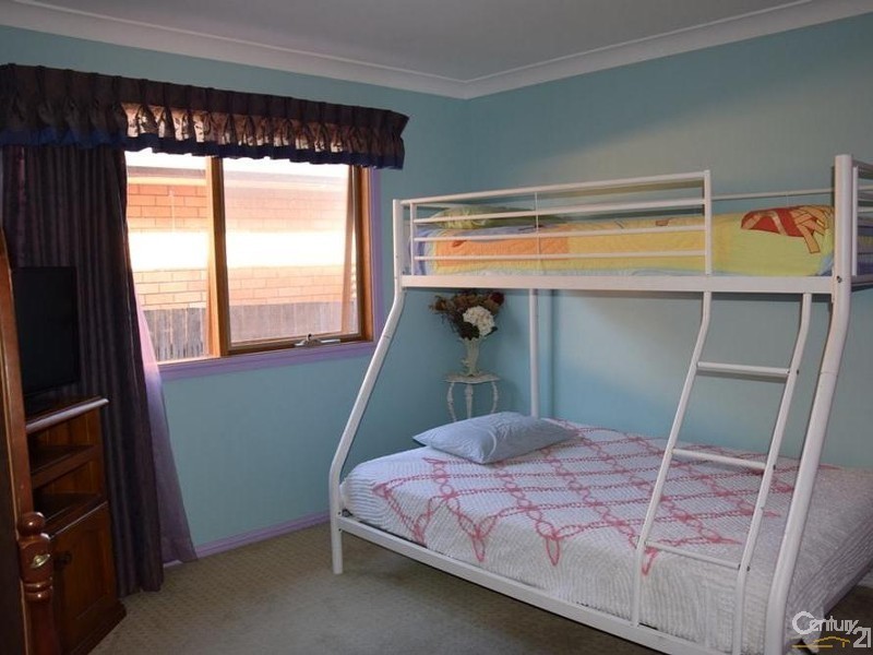 2/9 Clerke Street, Old Bar NSW 2430