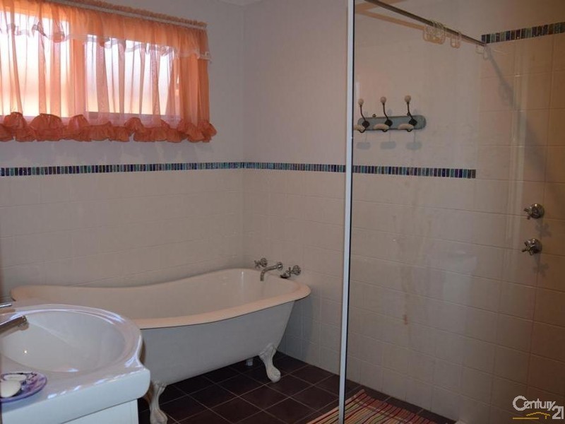 2/9 Clerke Street, Old Bar NSW 2430