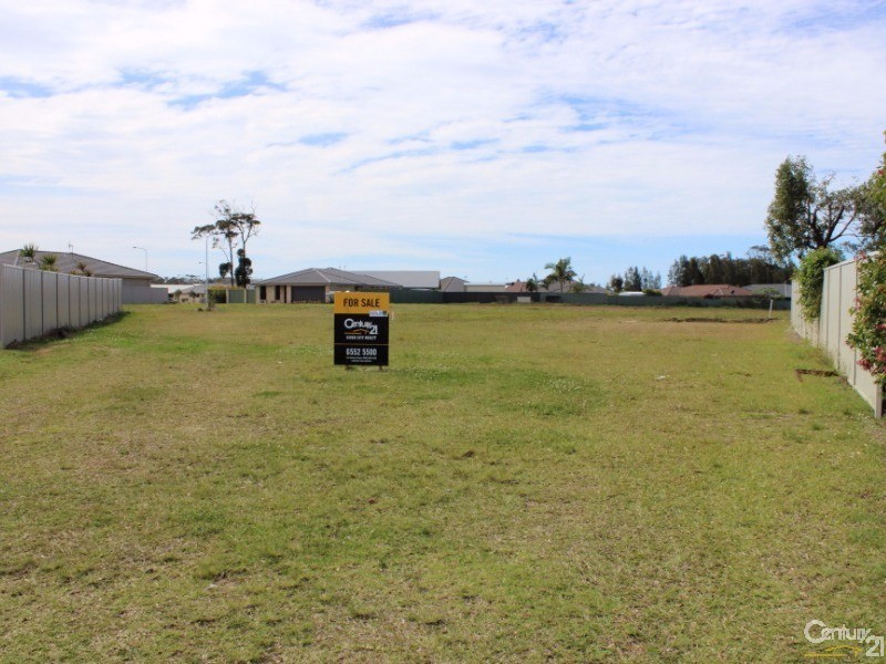 5 Marlin Court, Old Bar NSW 2430