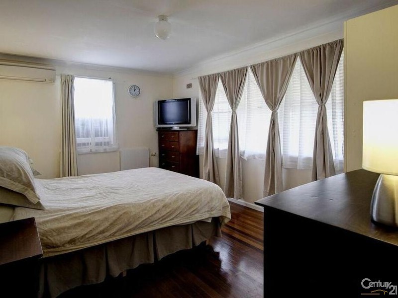 23 Ronald Road, Taree NSW 2430