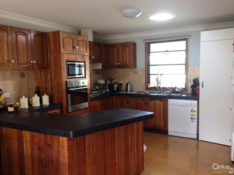 290 Bushland Drive, Taree NSW 2430