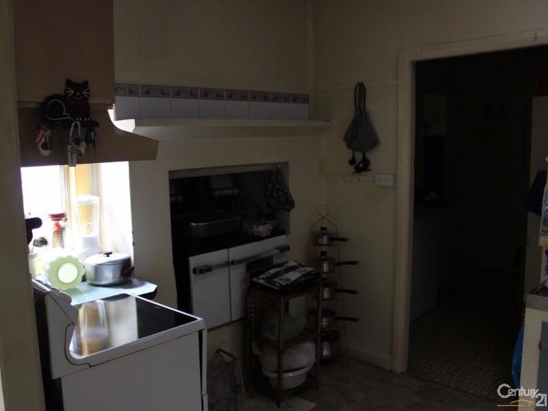 61 Chatham Ave, Taree NSW 2430