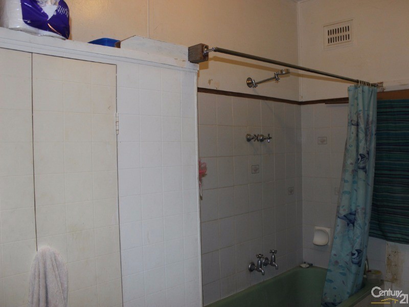 61 Chatham Ave, Taree NSW 2430