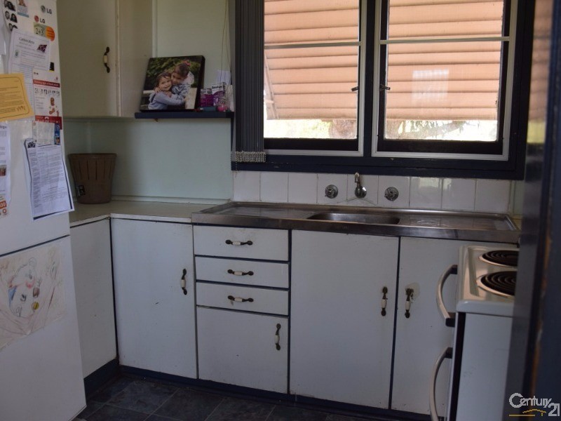 13 Ronald Road, Taree NSW 2430
