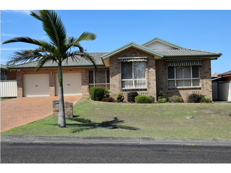 19 Robusta Parade, Taree NSW 2430