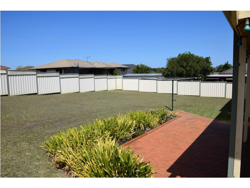19 Robusta Parade, Taree NSW 2430