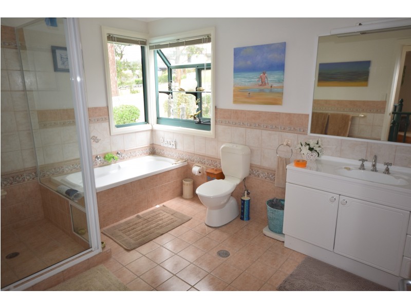 15 Hilltop Parkway, Tallwoods Village NSW 2430