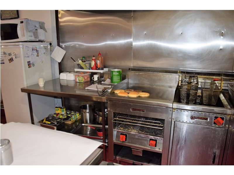 1 Cnr Stokes & Cowper Streets, Taree NSW 2430