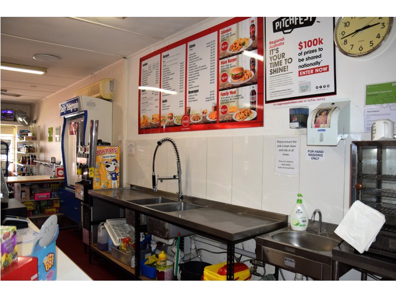 1 Cnr Stokes & Cowper Streets, Taree NSW 2430