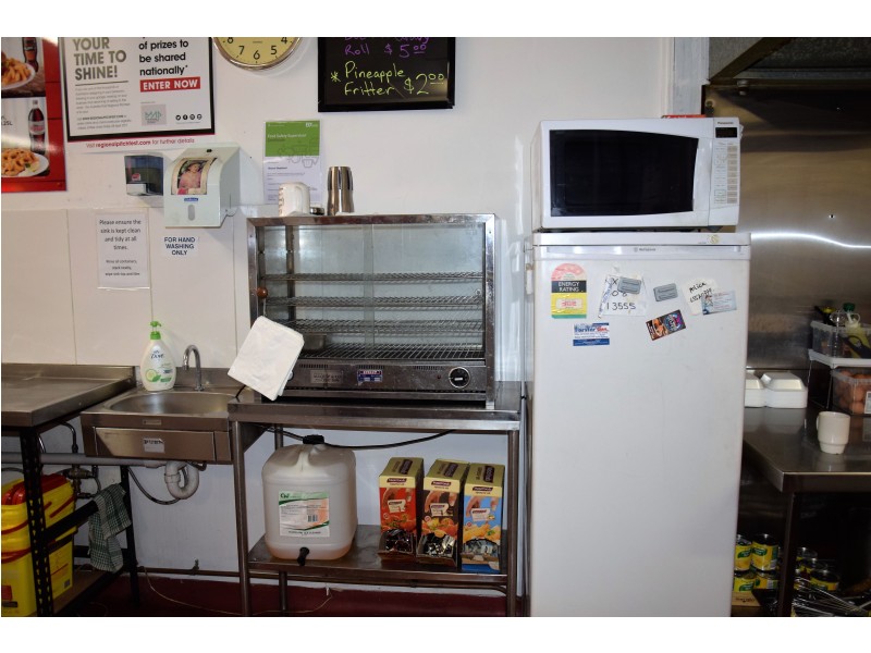 1 Cnr Stokes & Cowper Streets, Taree NSW 2430