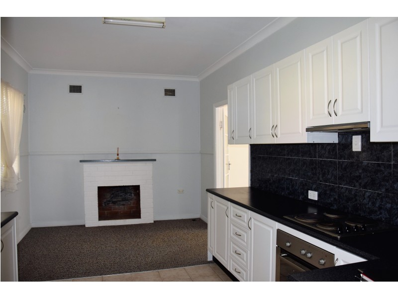 16 Richardson Street, Taree NSW 2430