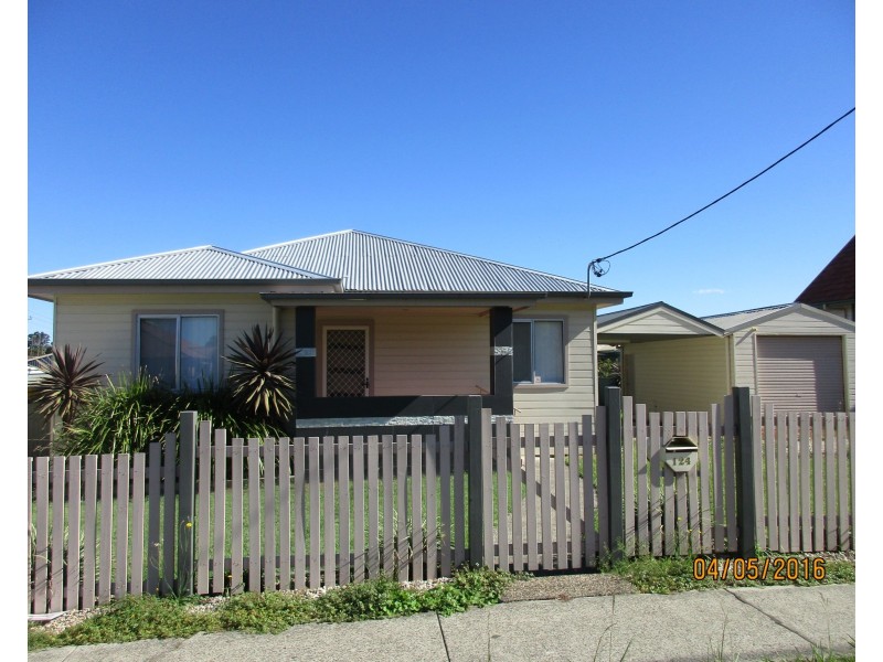 124 Commerce Street, Taree NSW 2430