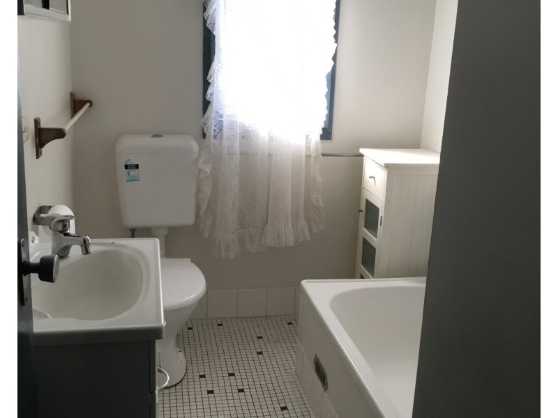 25 Valerie Street, Taree NSW 2430