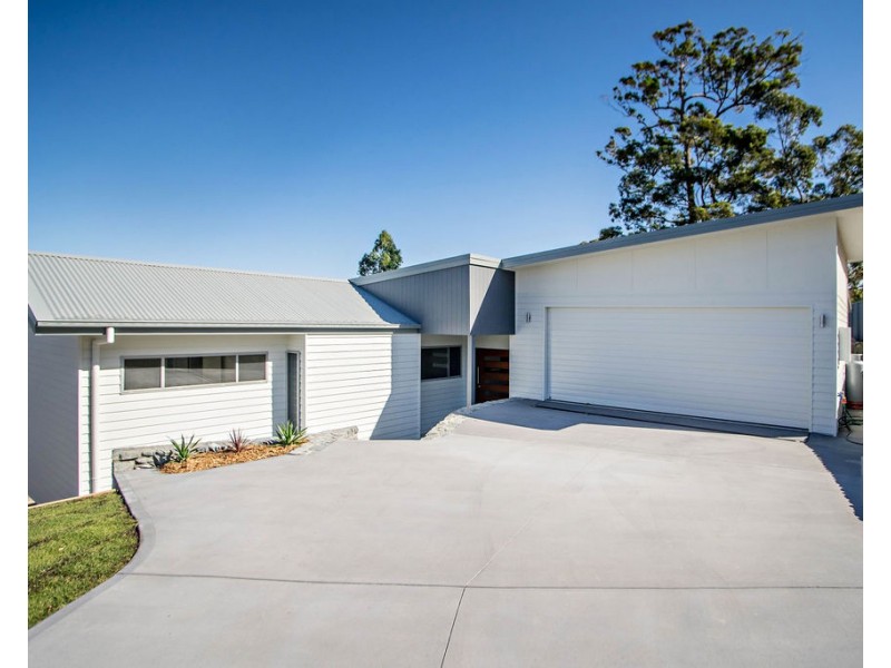8 The Knoll, Tallwoods Village NSW 2430