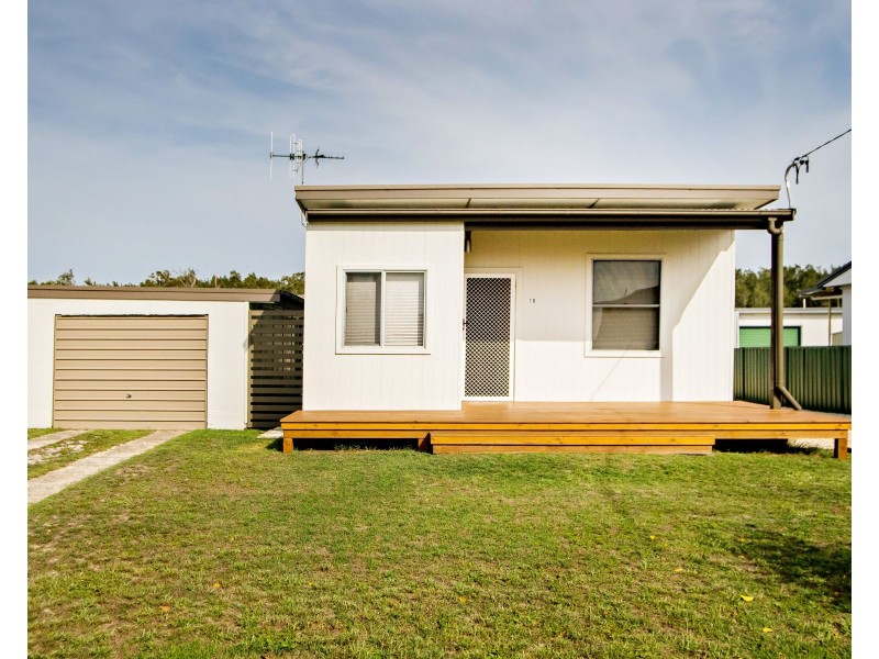 18 Glacken Street, Harrington NSW 2427