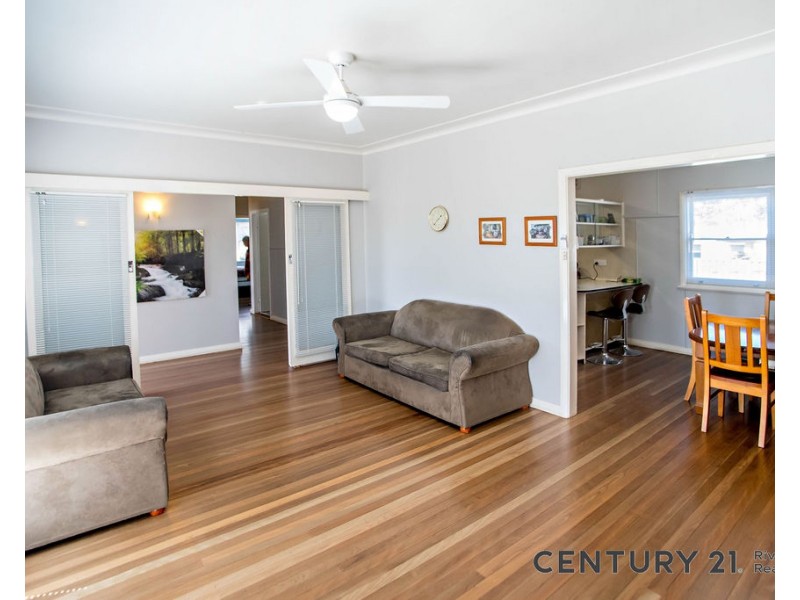 8 Hooke Street, Taree NSW 2430