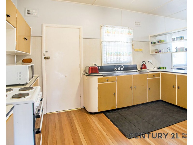 8 Hooke Street, Taree NSW 2430