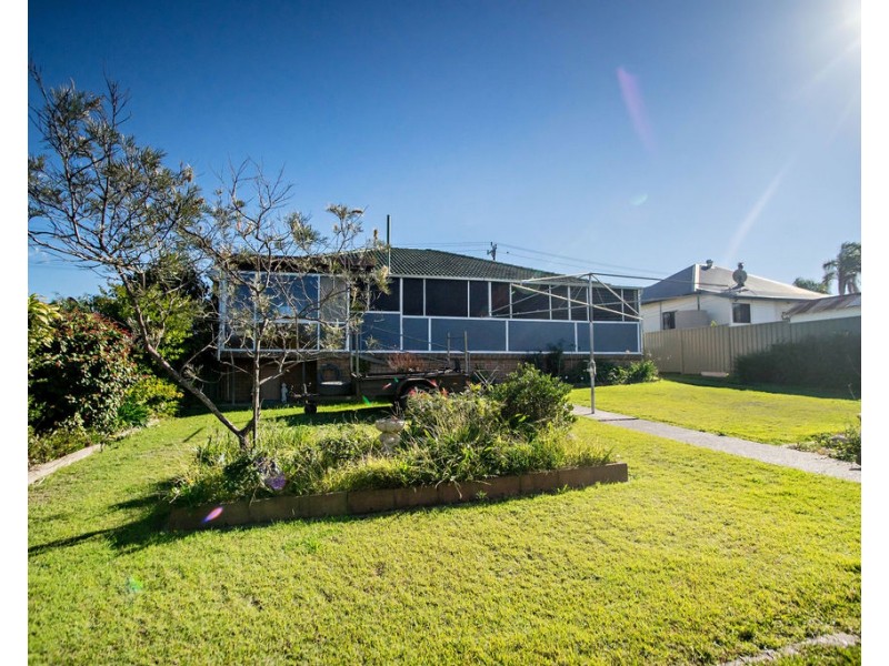 24 Stewart Street, Taree NSW 2430