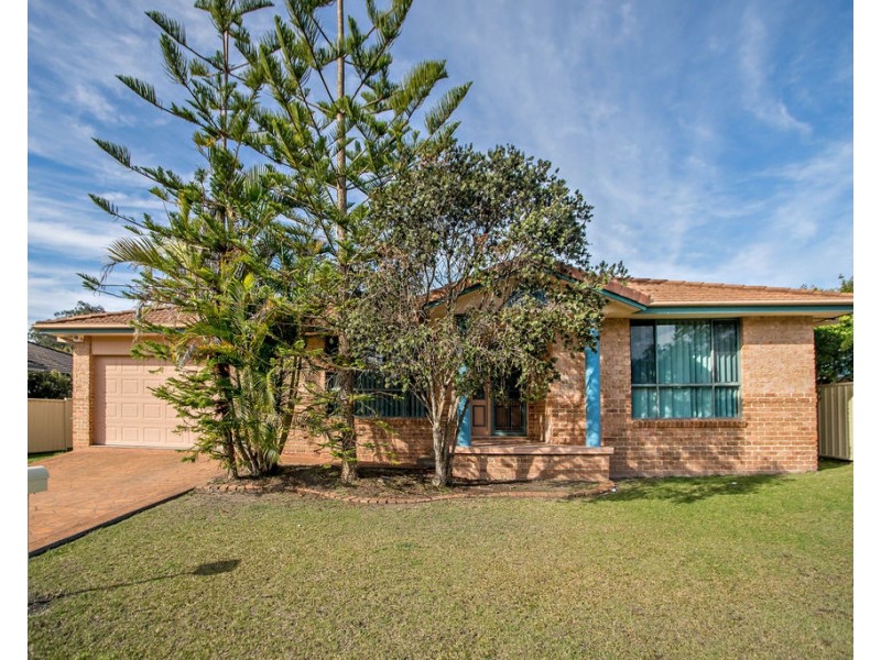 22 Burrawong Crescent, Taree NSW 2430