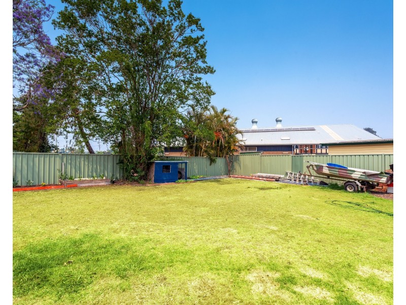 16 Cowper Street, Taree NSW 2430