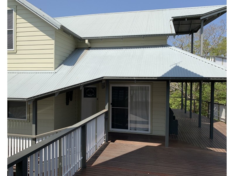 16A Crescent Ave, Taree NSW 2430