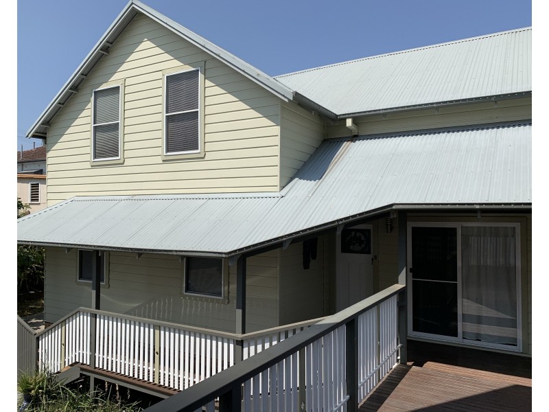 16A Crescent Ave, Taree NSW 2430