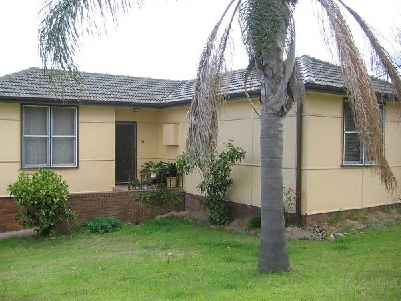 32 DAWN DRIVE, Seven Hills NSW 2147