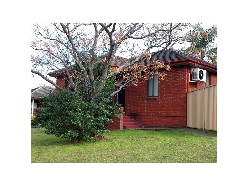 2 Gladys Crescent, Seven Hills NSW 2147