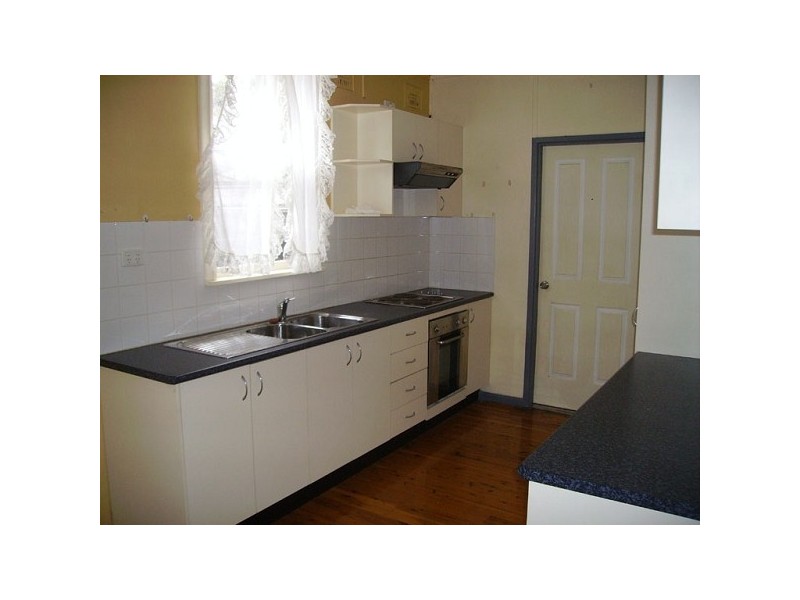 8 MAMIE AVENUE, Seven Hills NSW 2147