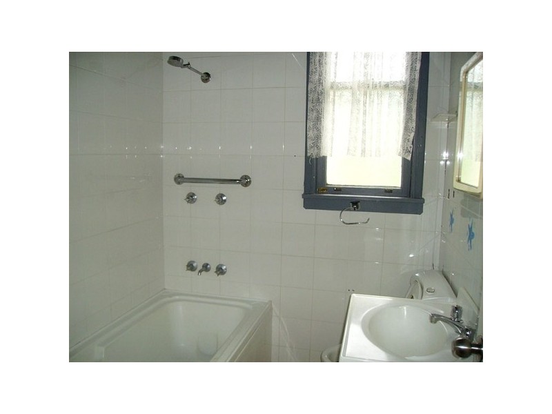 8 MAMIE AVENUE, Seven Hills NSW 2147