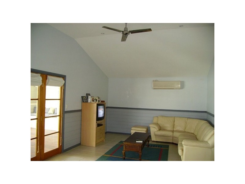 8 YVONNE STREET, Seven Hills NSW 2147