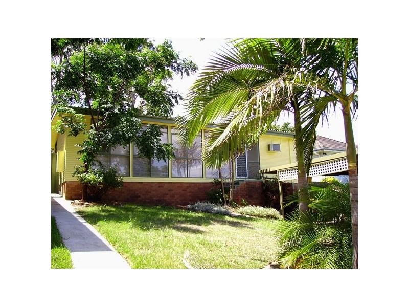 8 HAYNES AVENUE, Seven Hills NSW 2147