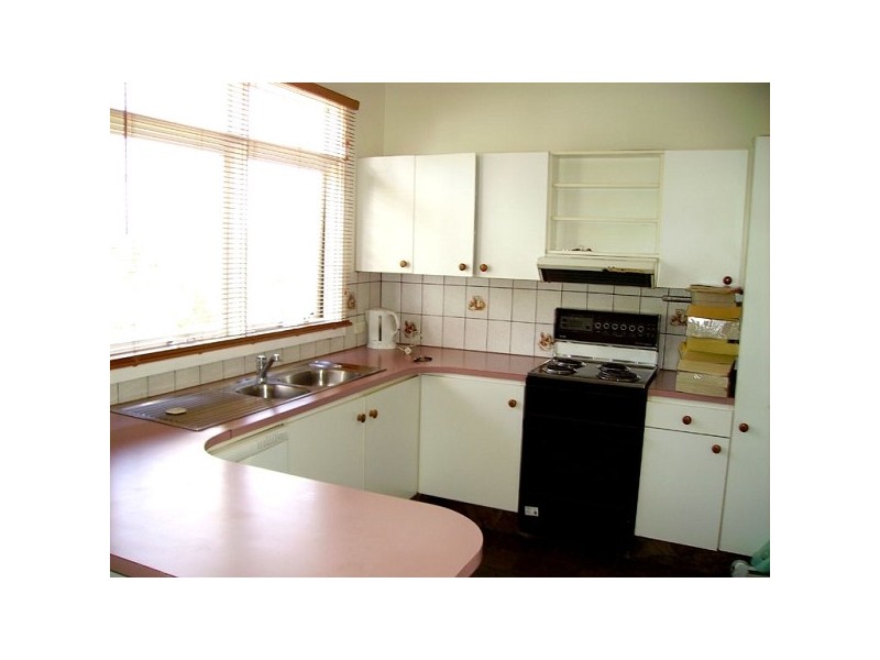 8 HAYNES AVENUE, Seven Hills NSW 2147