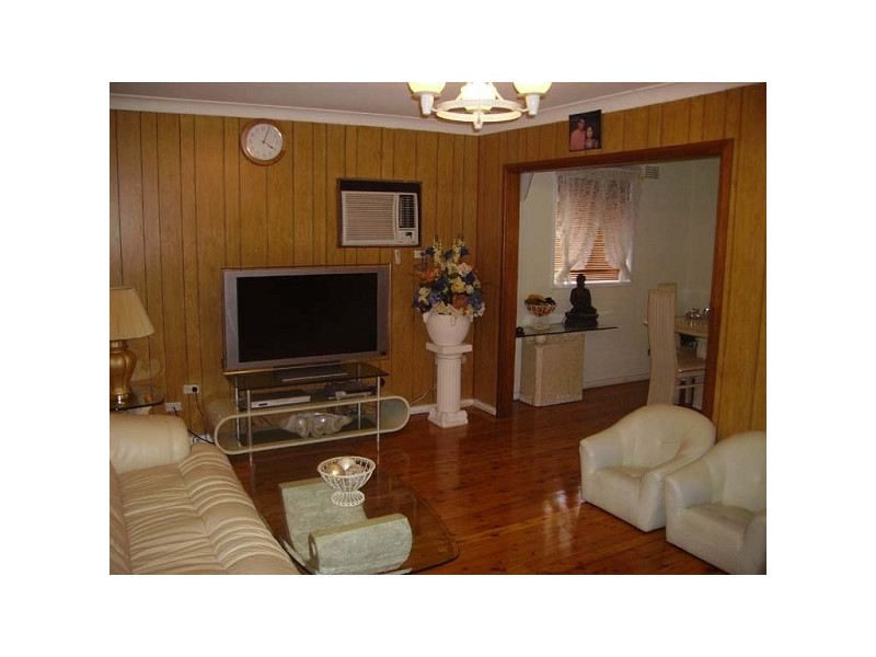 20 ATHABASKA AVENUE, Seven Hills NSW 2147