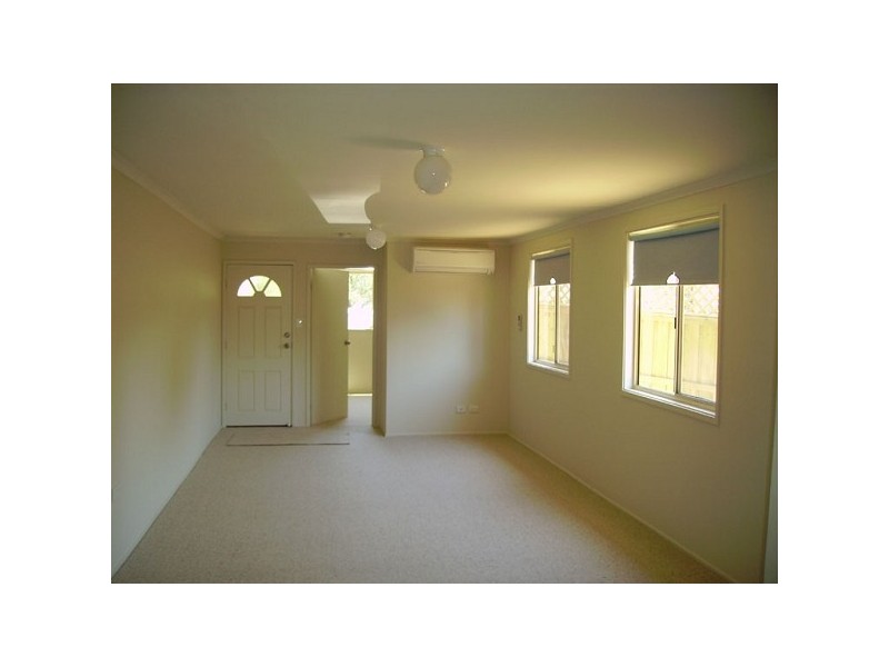 8b OLDFIELD ROAD, Seven Hills NSW 2147