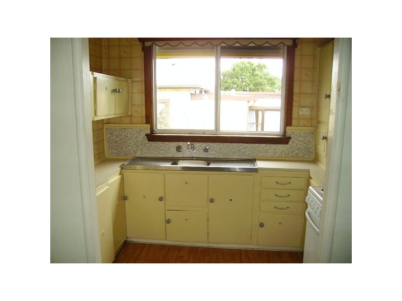 24 PIONEER STREET, Seven Hills NSW 2147