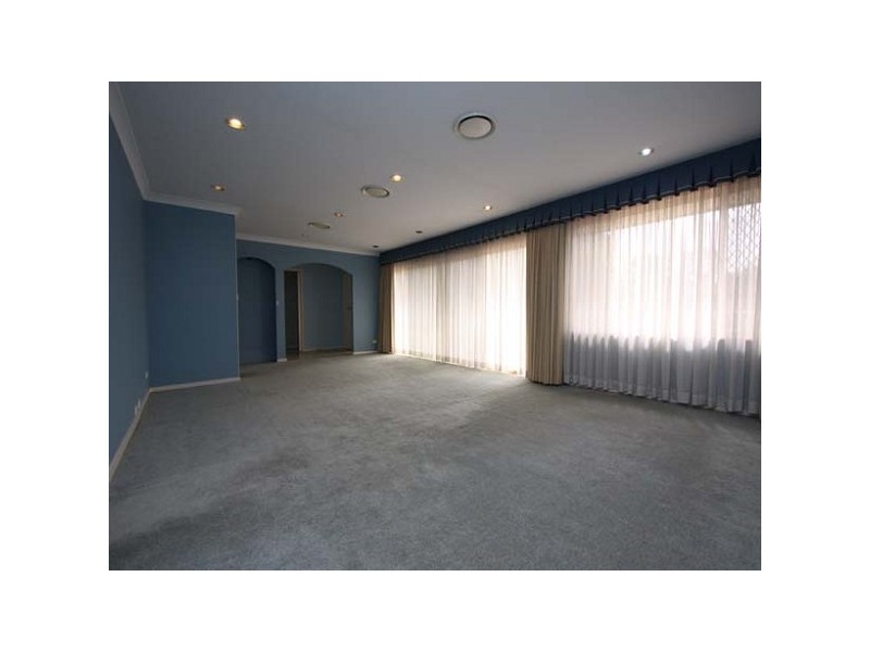 16 Topaz Crescent, Seven Hills NSW 2147