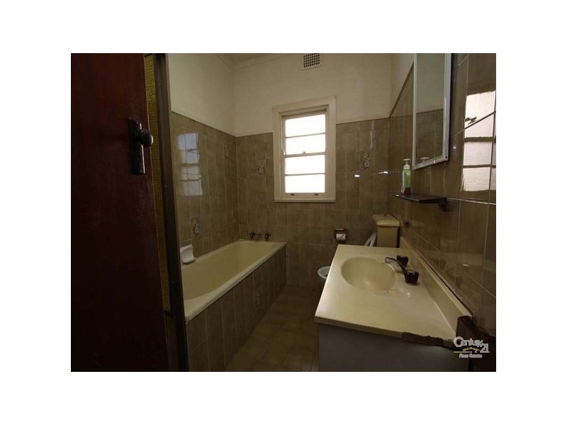 38 Barangaroo Road, Toongabbie NSW 2146