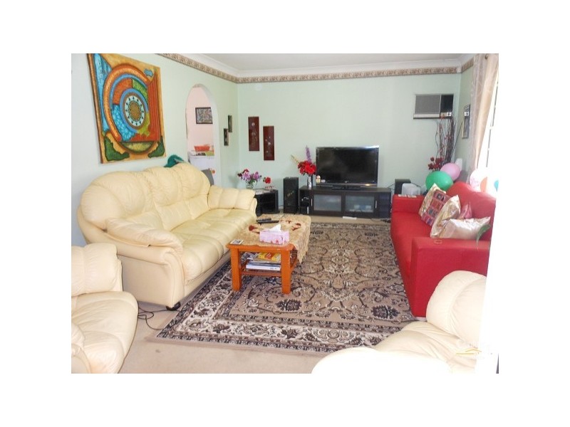 243 Madagascar Drive, Kings Park NSW 2148