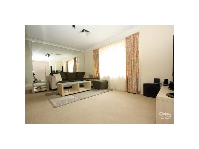 9 Dee Place, Prospect NSW 2148