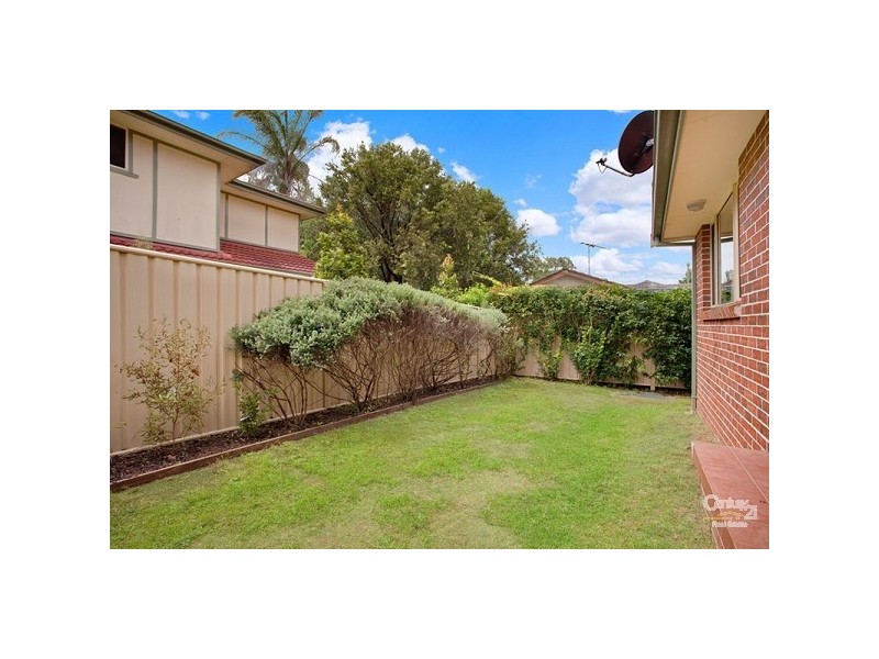 2/13 Fuller Street, Seven Hills NSW 2147