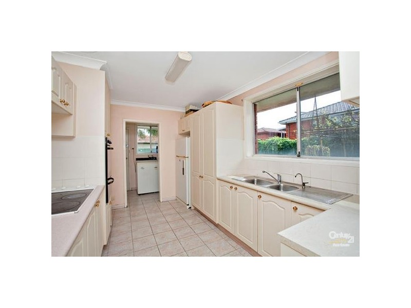 2 Athabaska Avenue, Seven Hills NSW 2147