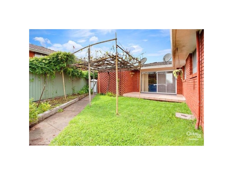 2 Athabaska Avenue, Seven Hills NSW 2147
