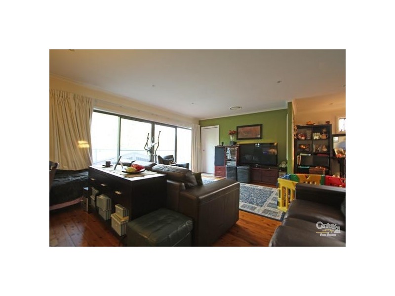 10 Lowana Cres, Seven Hills NSW 2147