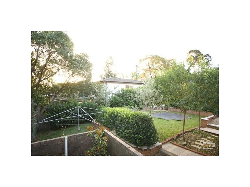 10 Lowana Cres, Seven Hills NSW 2147