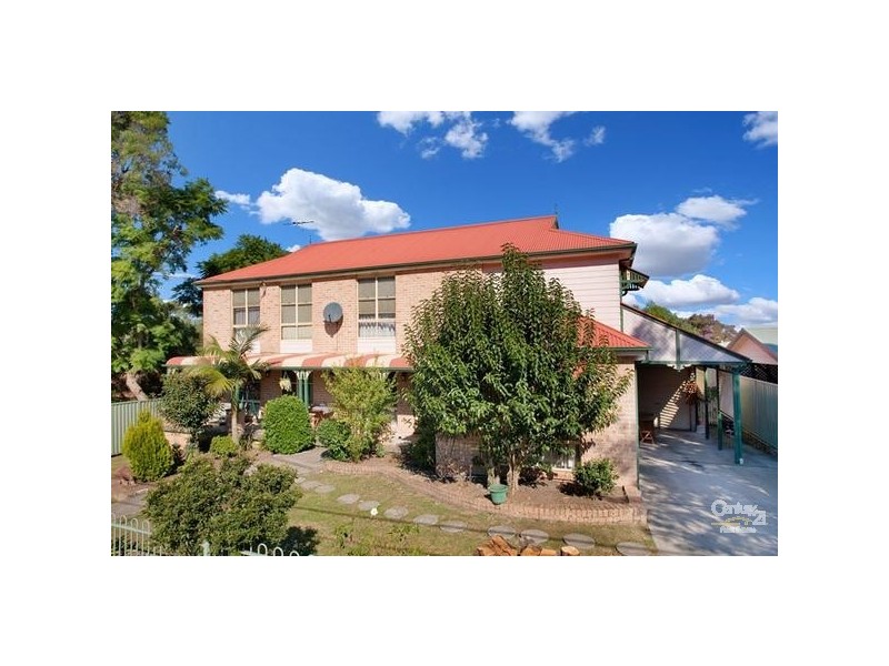 8 Valeria Street, Toongabbie NSW 2146