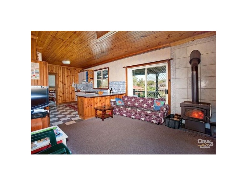 8 Valeria Street, Toongabbie NSW 2146