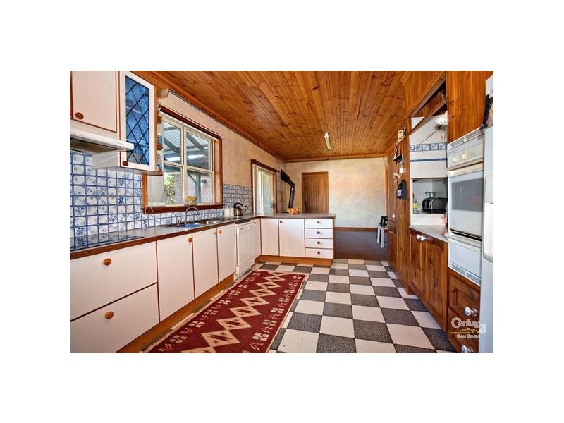 8 Valeria Street, Toongabbie NSW 2146