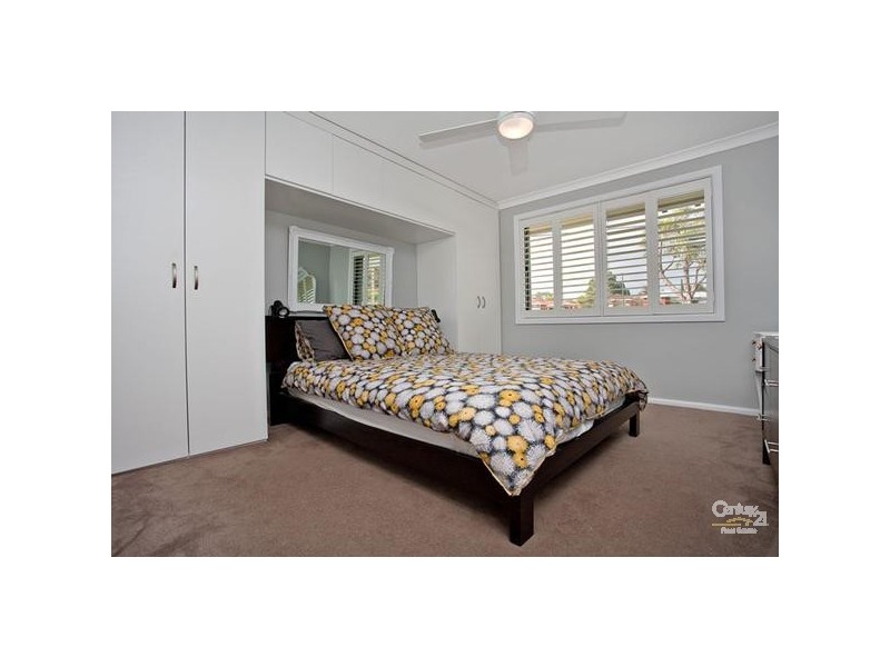 54 Mackenzie Blvde, Seven Hills NSW 2147