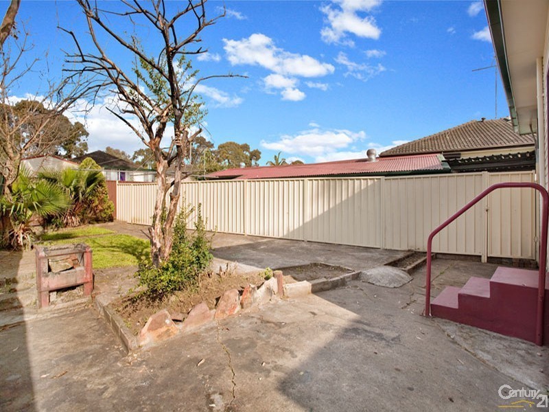 1 Pineleigh Road, Lalor Park NSW 2147